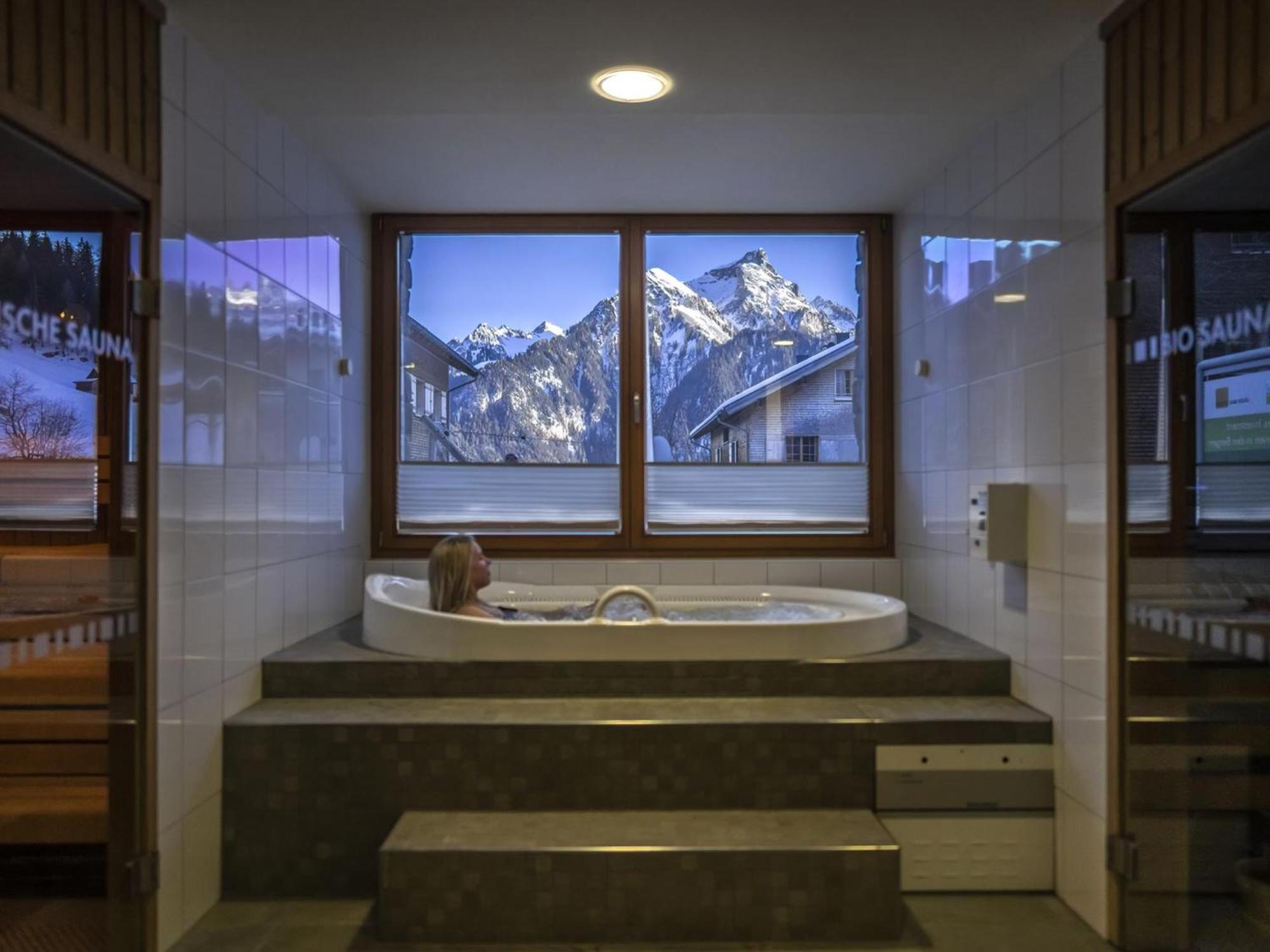 Landal Brandnertal Hotel Buerserberg Exterior photo